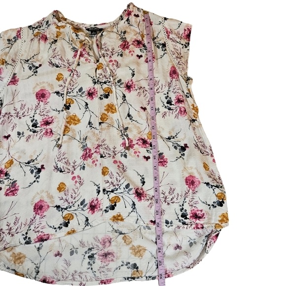 Buffalo David Bitton Floral Blouse, Capped Sleeves, Small - Picture 12 of 13